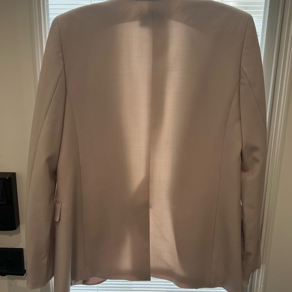Lightly Used Aritzia Babaton Blazer - Picture 6 of 6
